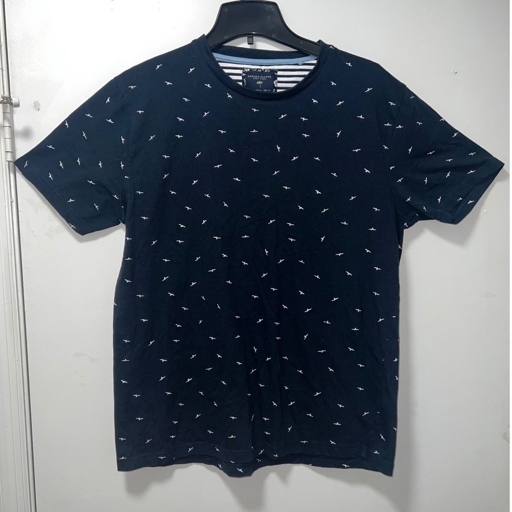Denim Flower Ricky Singh Mens Short Sleeve T Shirt Navy White Bird Print Size L